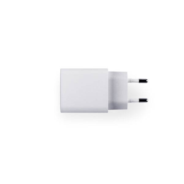 WEGENER. Napájací adaptér s USB-A portom 18W a USB-C 20W v recyklovaného ABS-a (100% rABS)