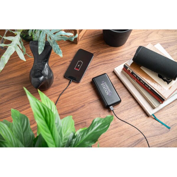 LEAKEY 20. Power banka 20 000 mAh zo recyklovaného ABS (100 % rABS)
