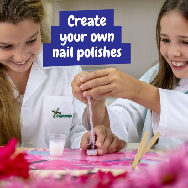 MANICURE STUDIO. Manikúrová továreň ideálna pre deti