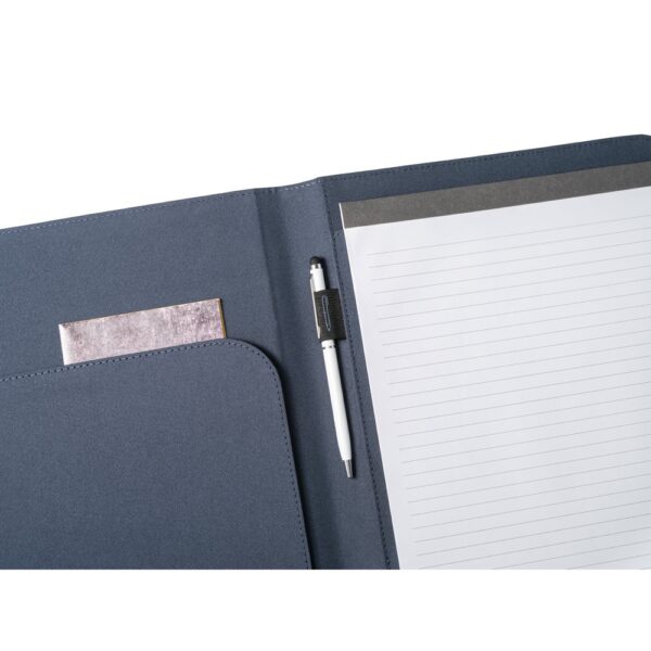 EMERGE FOLDER II. Priečinok A4 z recyklovaného polyesteru (100% rPET) 300D s elastickým uzáverom